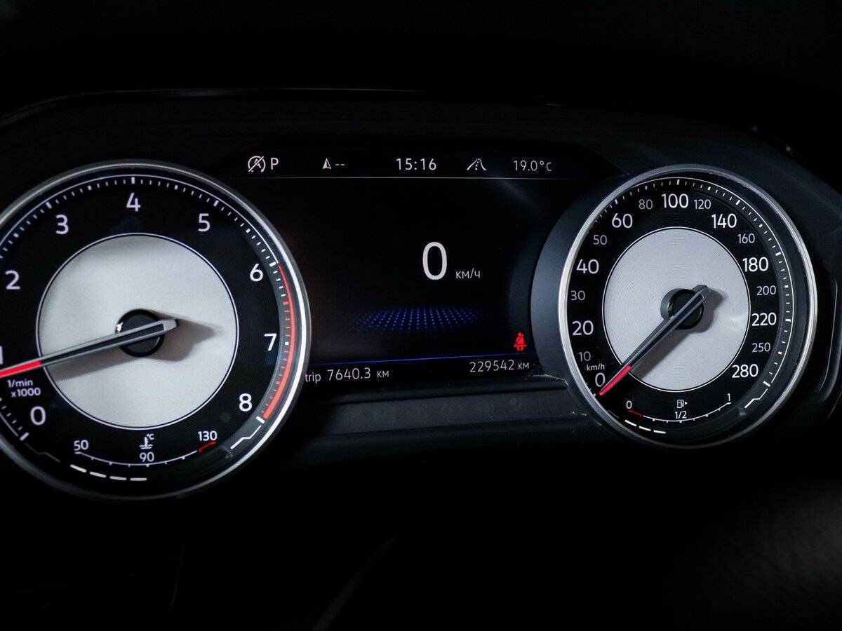 Volkswagen Touareg, 2018 - 229 320 км. | Фото №6