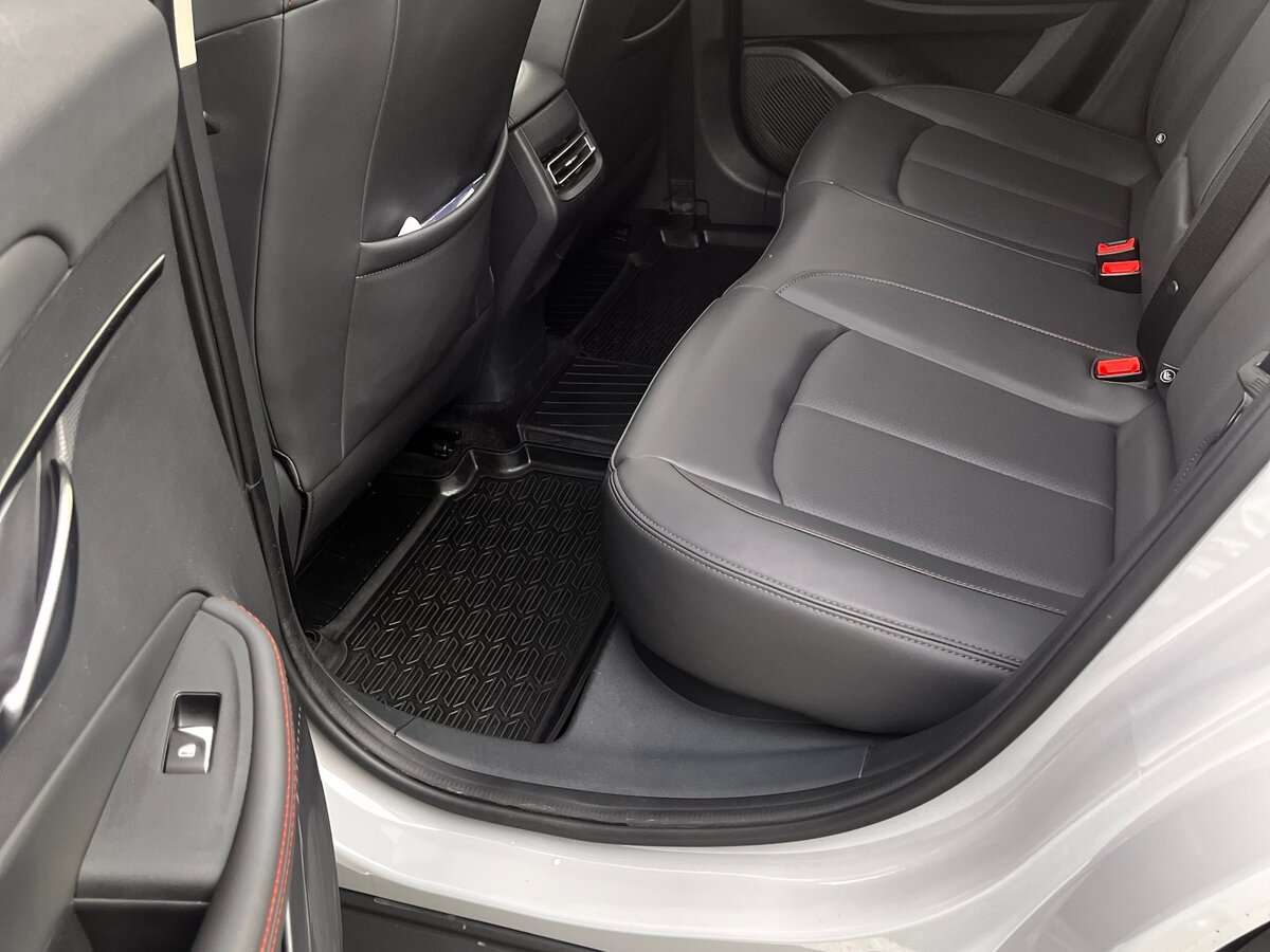 Changan UNI-T, 2023 Фото №12