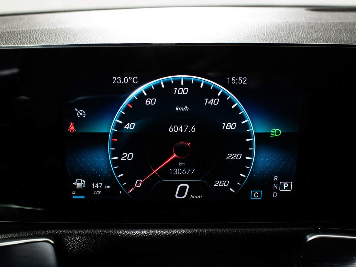 Mercedes-Benz GLB 200, 2021 Фото №12