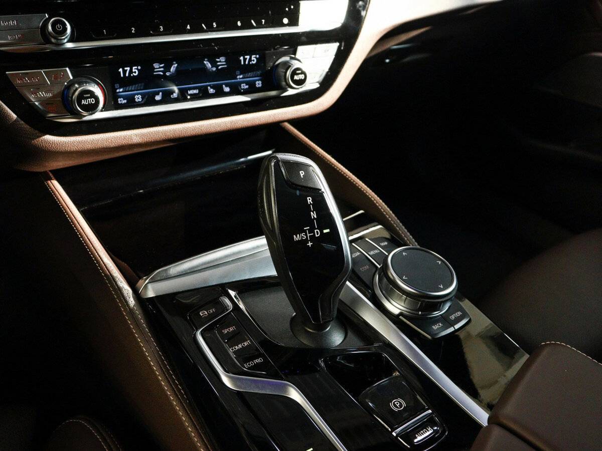 BMW 5 серии 530i xDrive, 2022 Фото №33