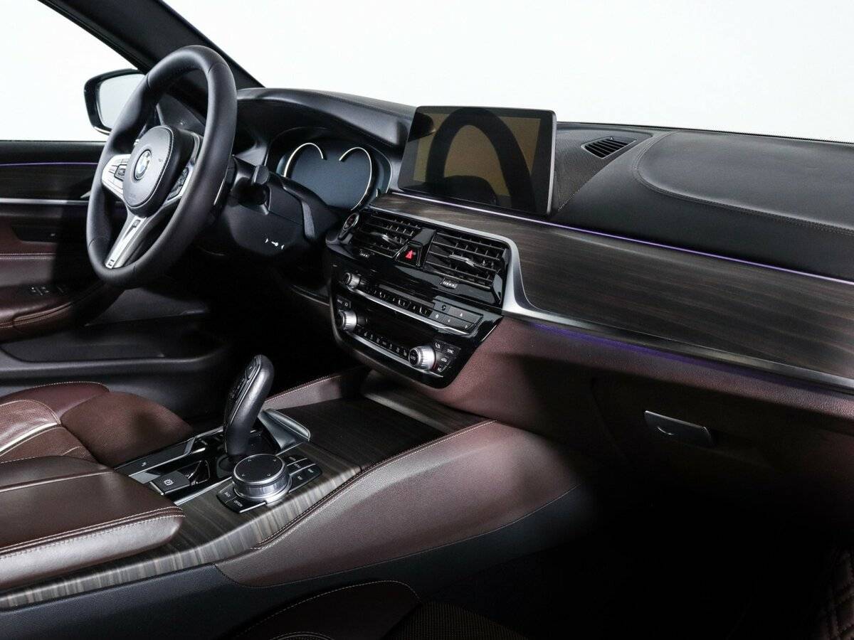 BMW 5 серии 530d xDrive, 2018 Фото №9