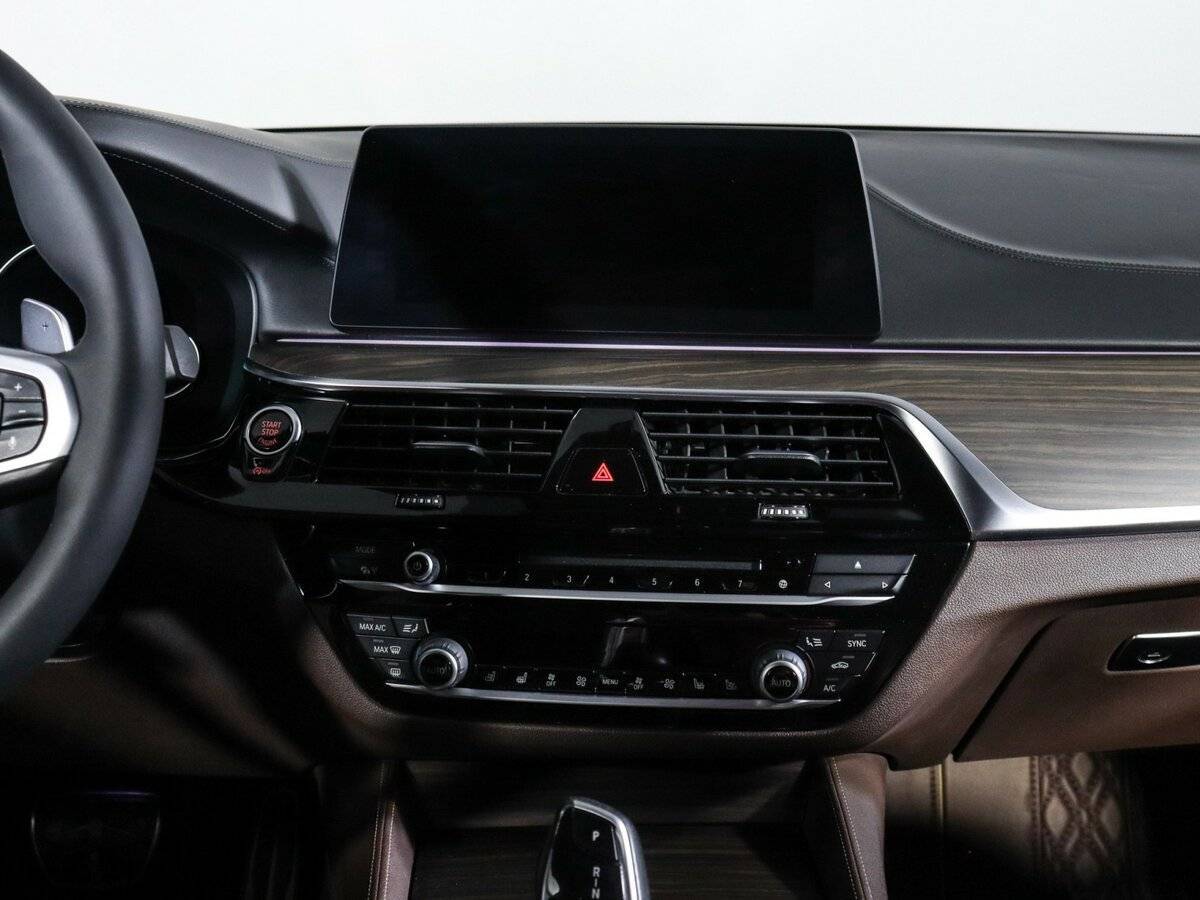 BMW 5 серии 530d xDrive, 2018 Фото №13