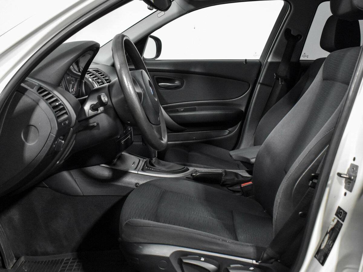 BMW 1 серии 116i, 2010 Фото №11