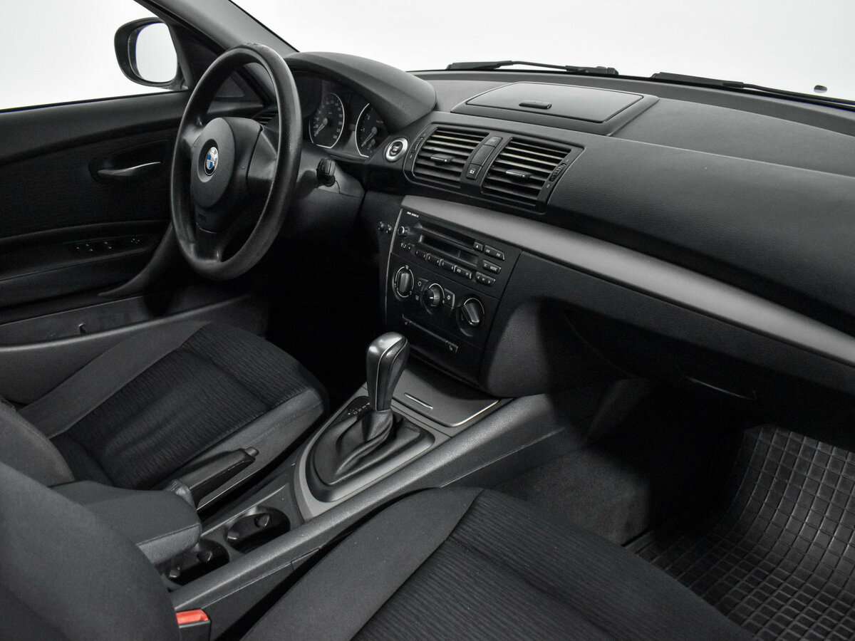 BMW 1 серии 116i, 2010 Фото №15