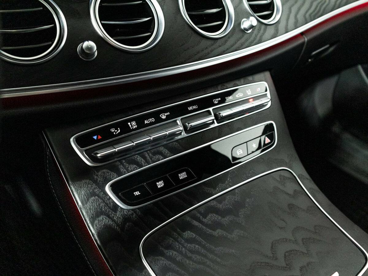Mercedes-Benz E-Класс 200, 2021 Фото №19