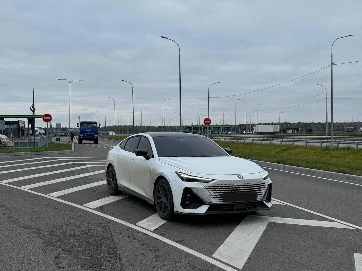 Changan UNI-V, 2023 Фото №4