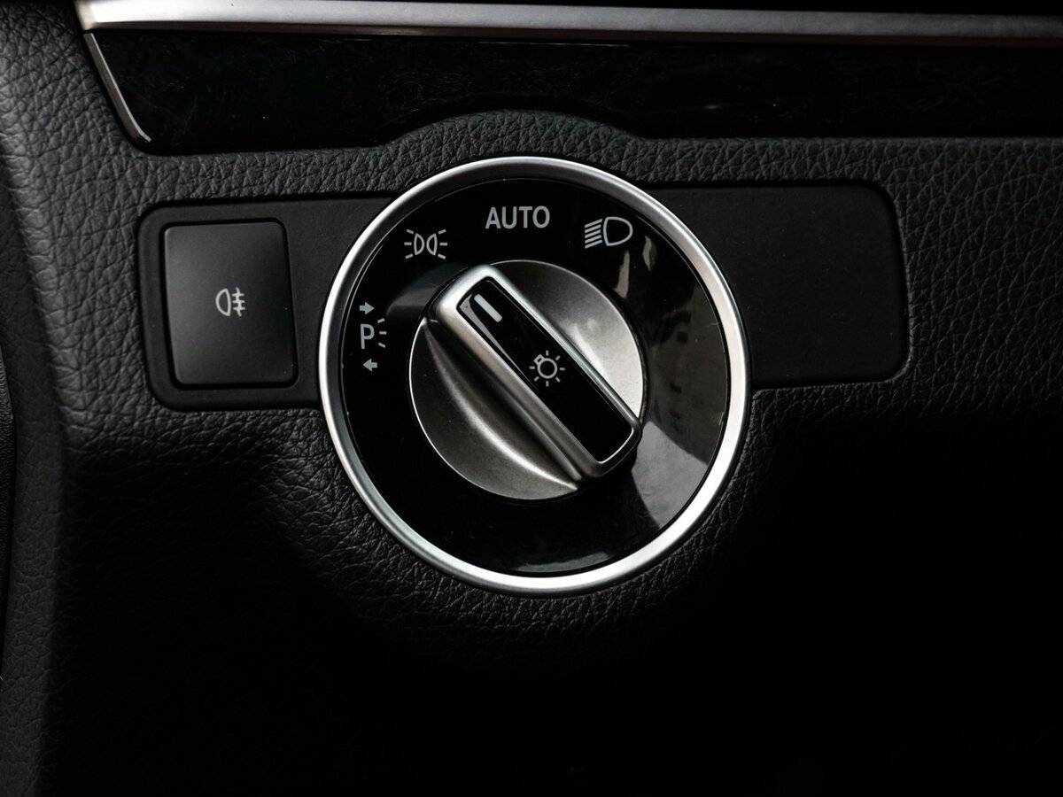 Mercedes-Benz E-Класс 200, 2013 Фото №25