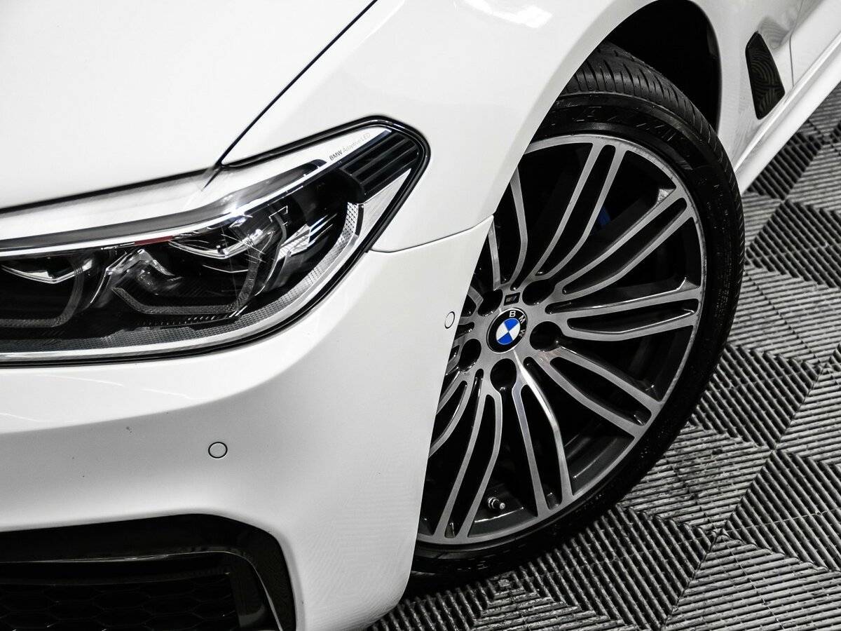 BMW 5 серии 530d xDrive, 2018 Фото №13