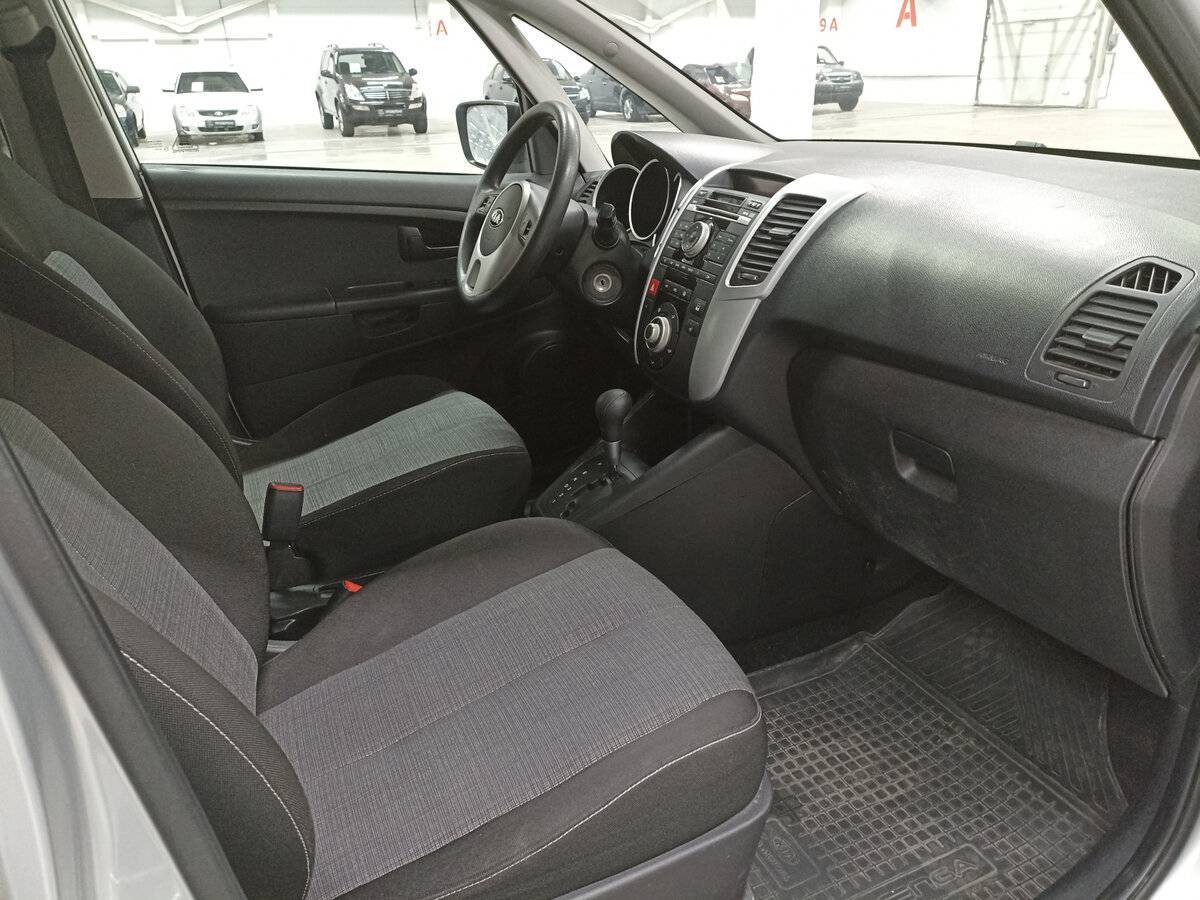 Kia Venga, 2013 Фото №11