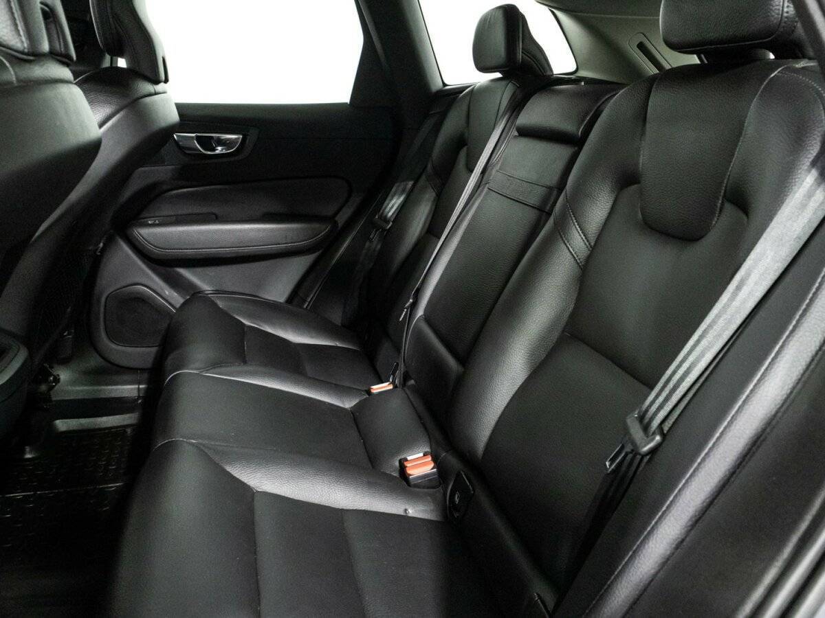 Volvo XC60, 2020 Фото №10