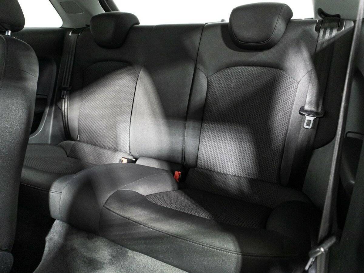 Audi A1, 2010 Фото №10