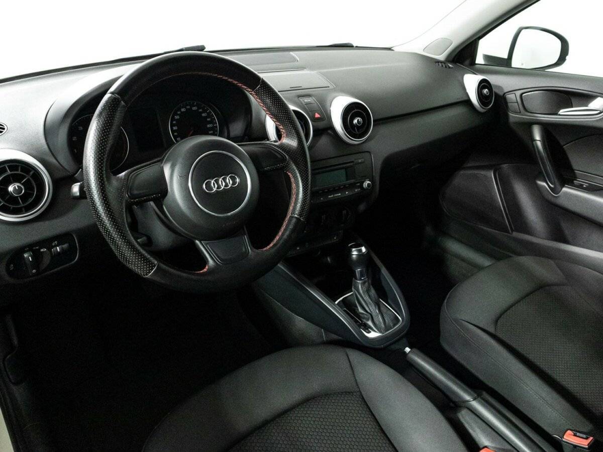 Audi A1, 2010 Фото №11