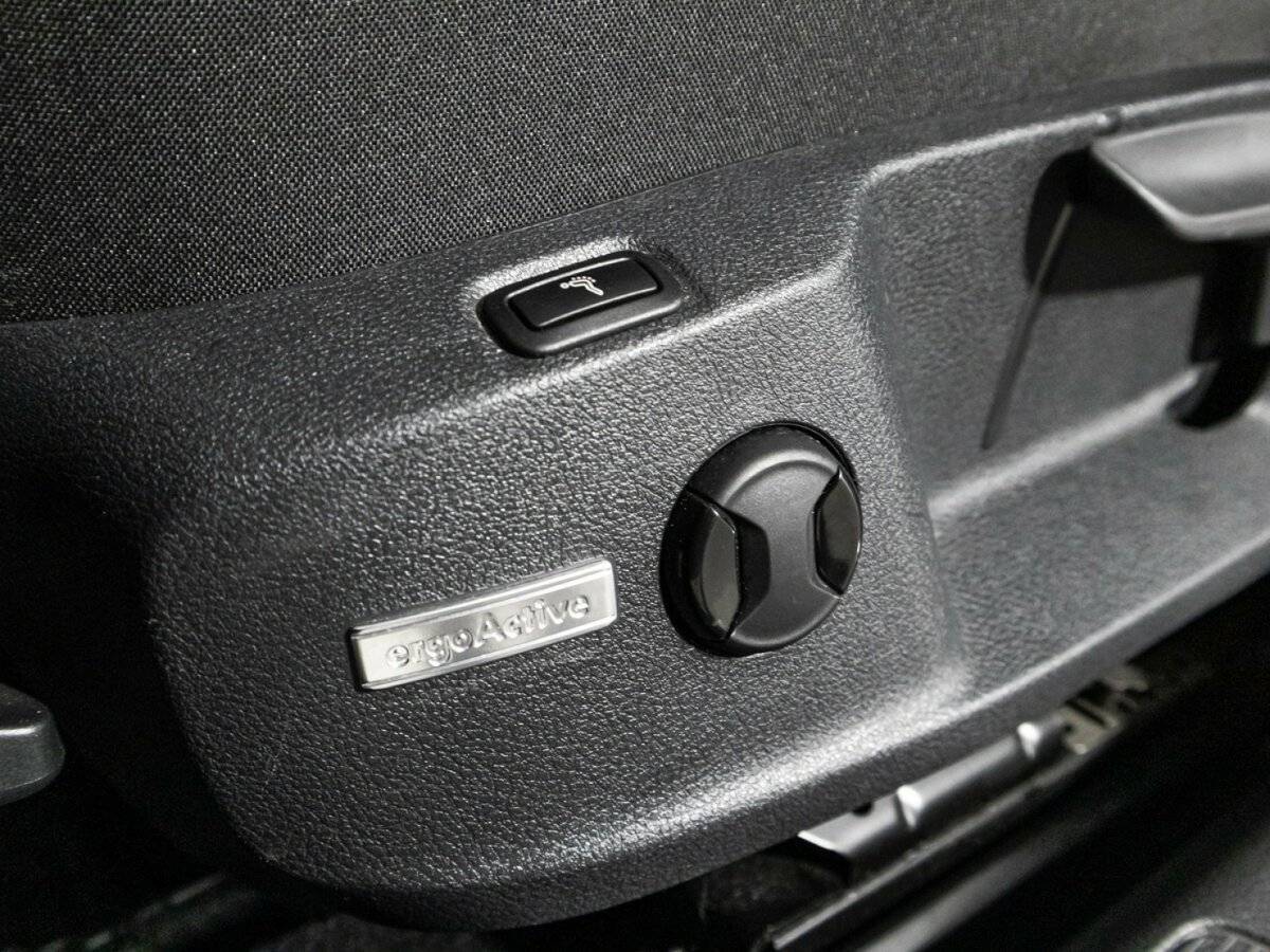 Volkswagen Golf, 2018 Фото №16