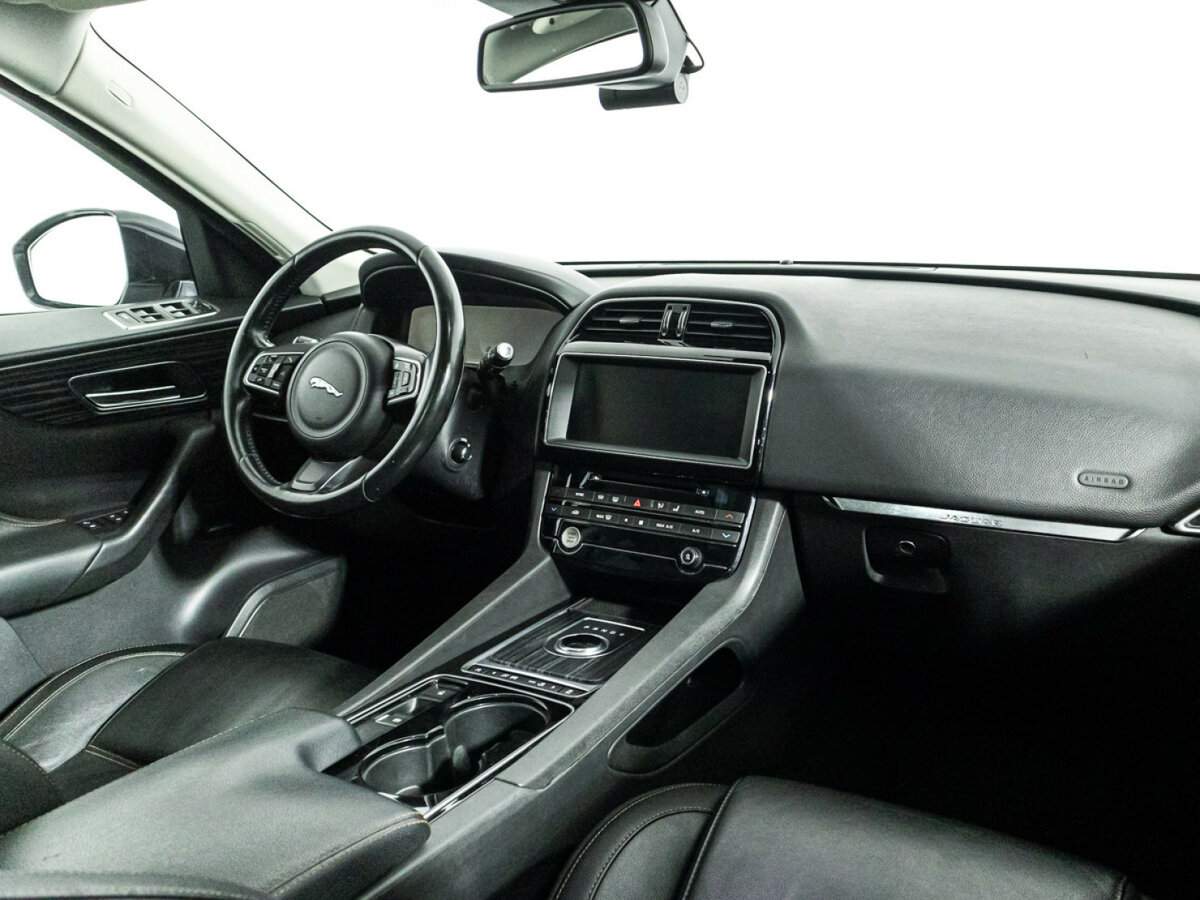 Jaguar F-Pace, 2016 Фото №9