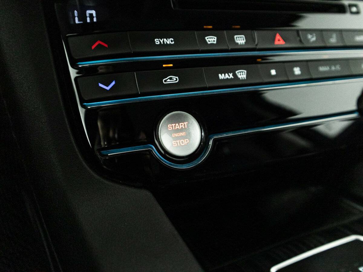 Jaguar F-Pace, 2016 Фото №23