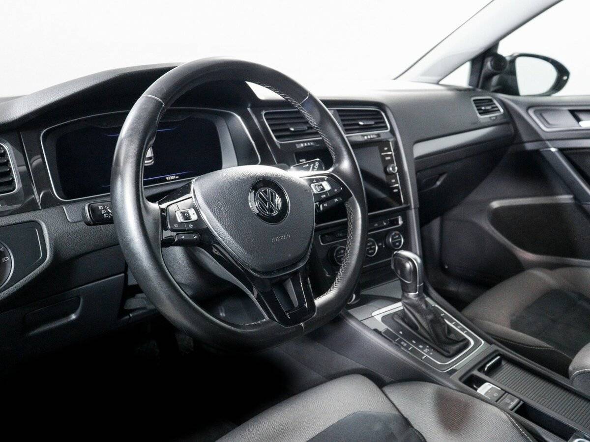 Volkswagen Golf, 2018 Фото №14