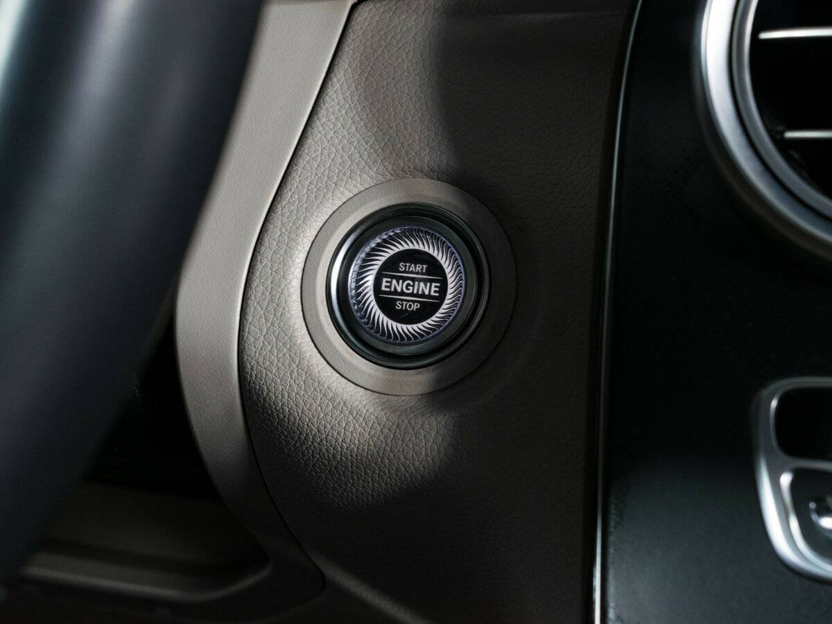 Mercedes-Benz GLC 200, 2021 Фото №16