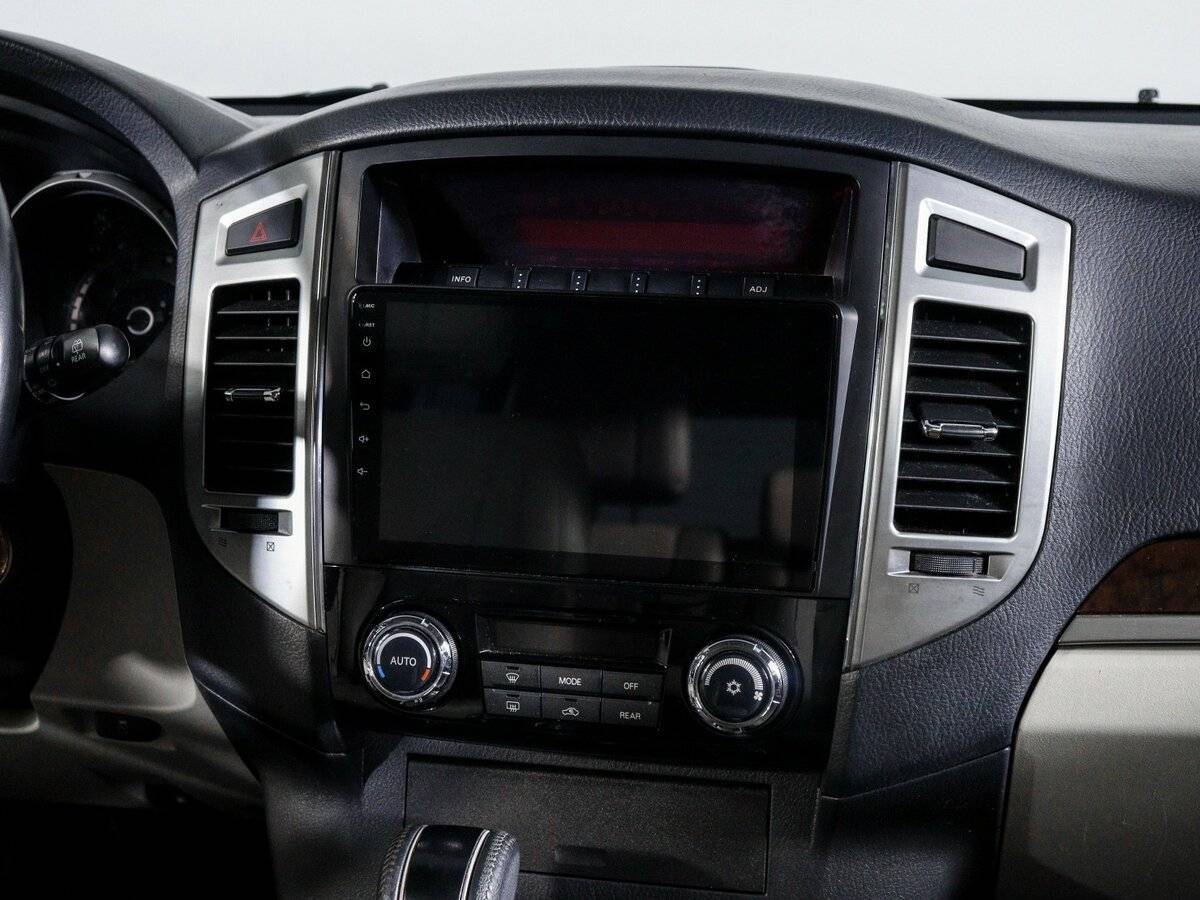 Mitsubishi Pajero, 2017 Фото №10