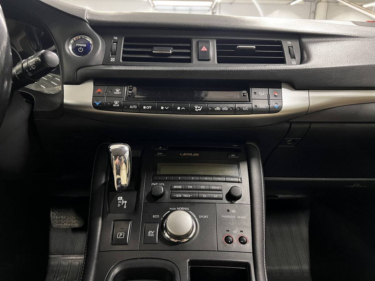 Lexus CT 200h, 2011 Фото №15