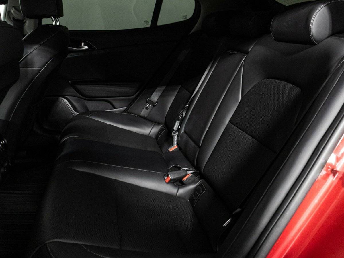 Kia Stinger, 2022 Фото №10