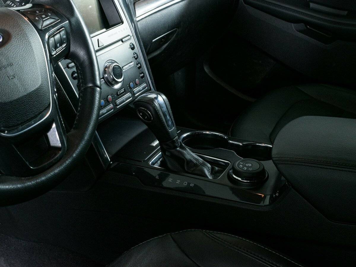Ford Explorer, 2019 Фото №18