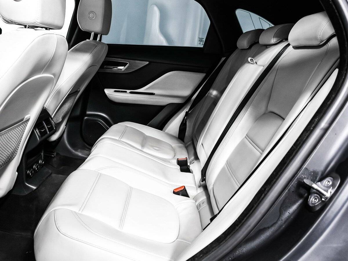Jaguar F-Pace, 2016 Фото №13