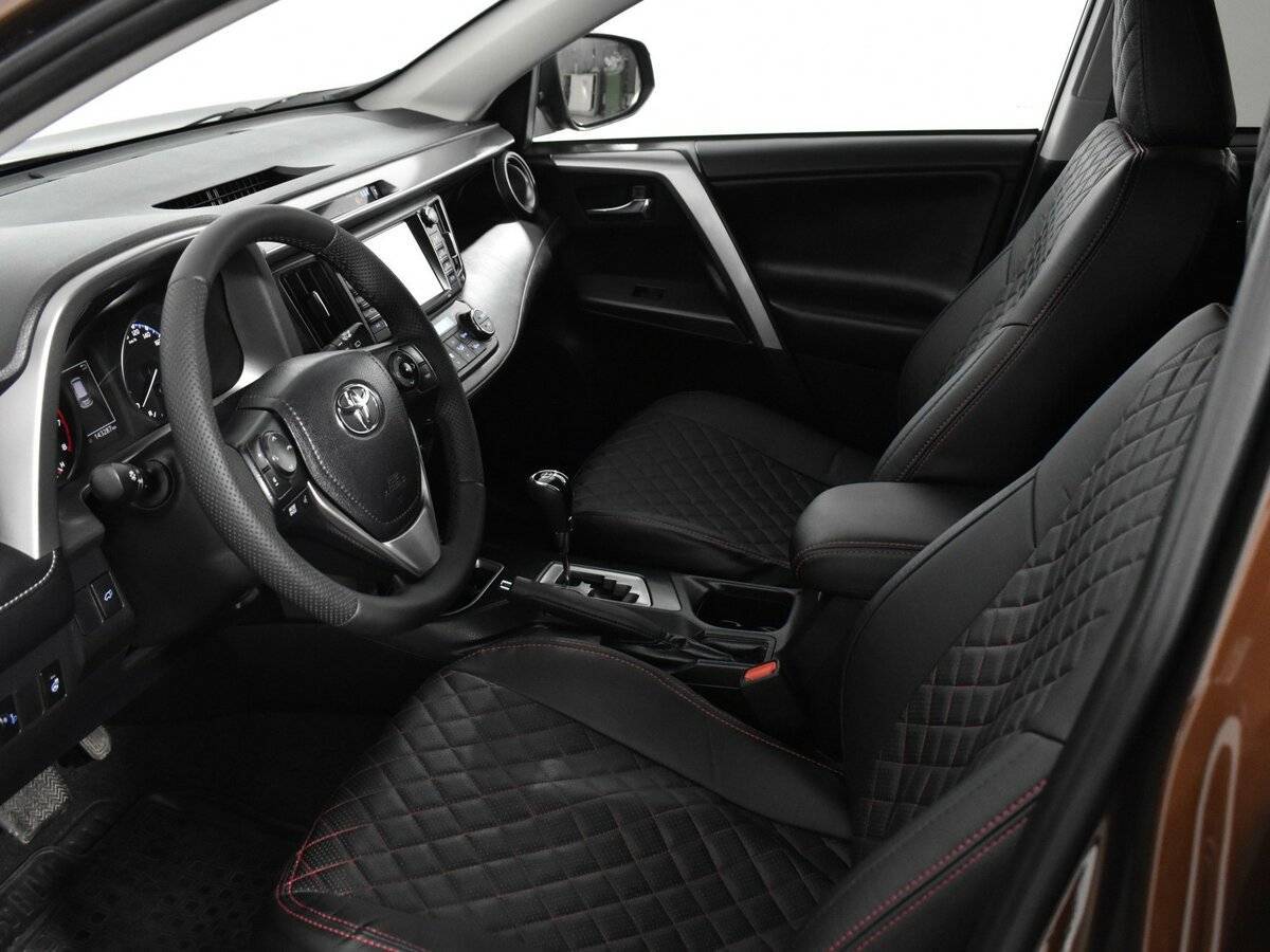 Toyota RAV4, 2017 Фото №12