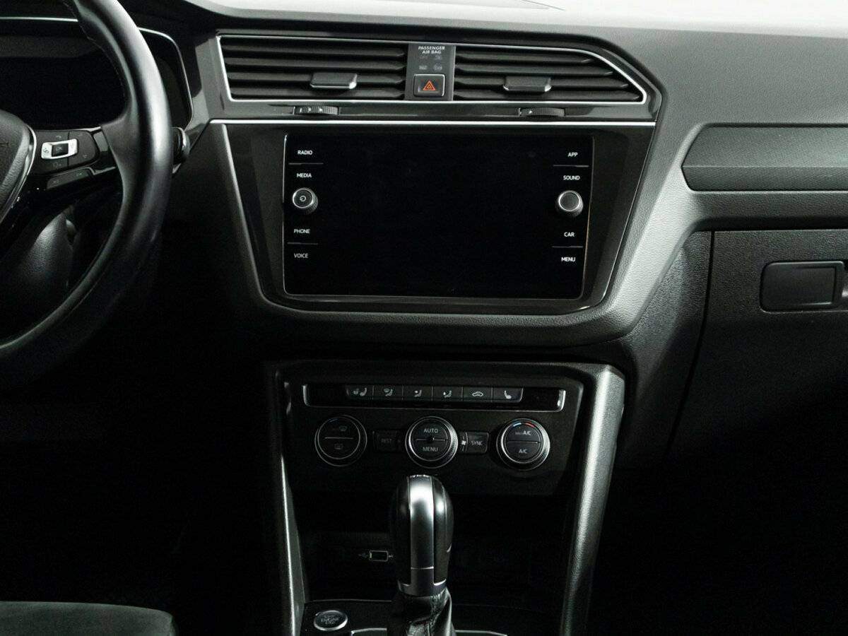 Volkswagen Tiguan, 2018 Фото №14