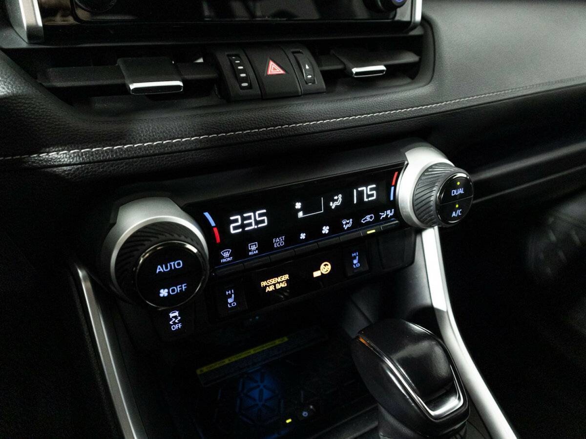 Toyota RAV4, 2020 Фото №21