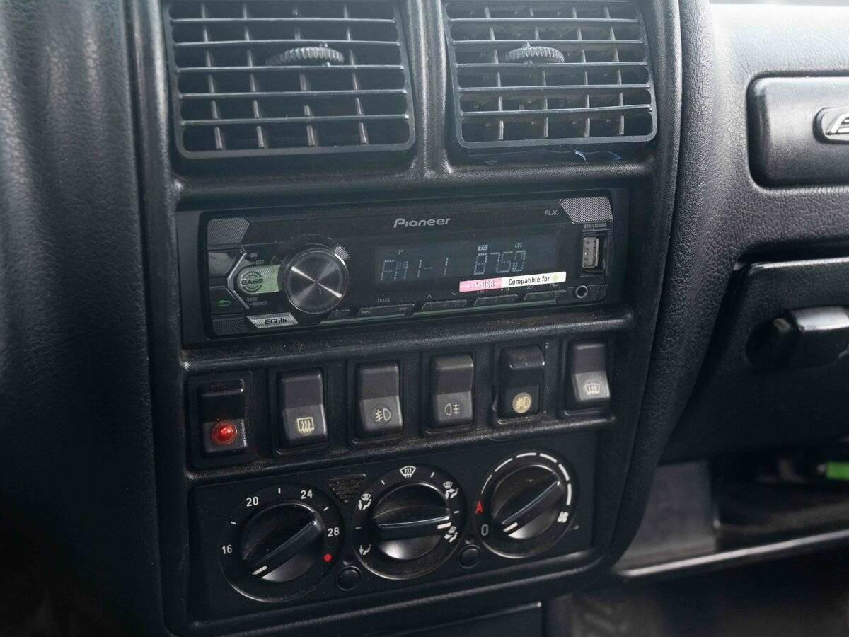 ГАЗ 31105 «Волга», 2007 Фото №17