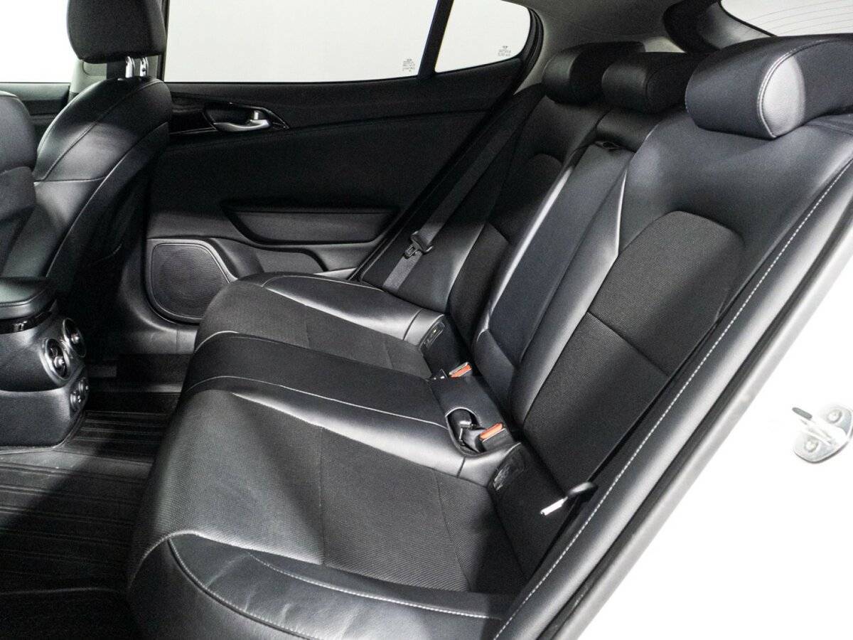 Kia Stinger, 2019 Фото №10