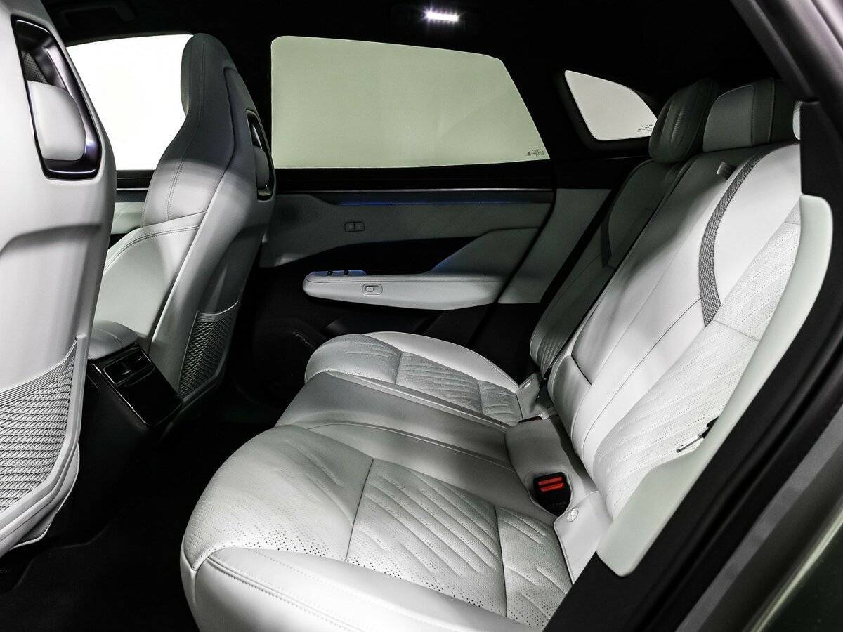 Zeekr 001 100 kWh, 2024 Фото №13