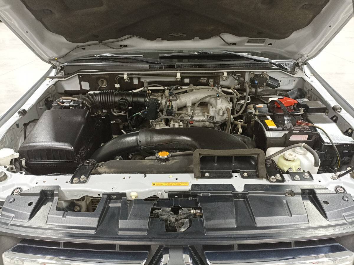 Mitsubishi Pajero, 2011 Фото №9