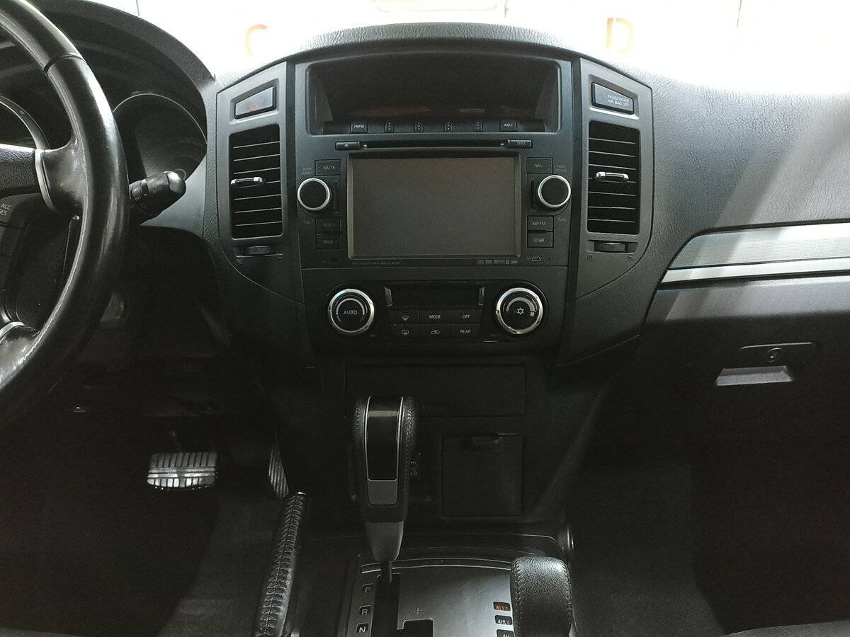 Mitsubishi Pajero, 2011 Фото №15