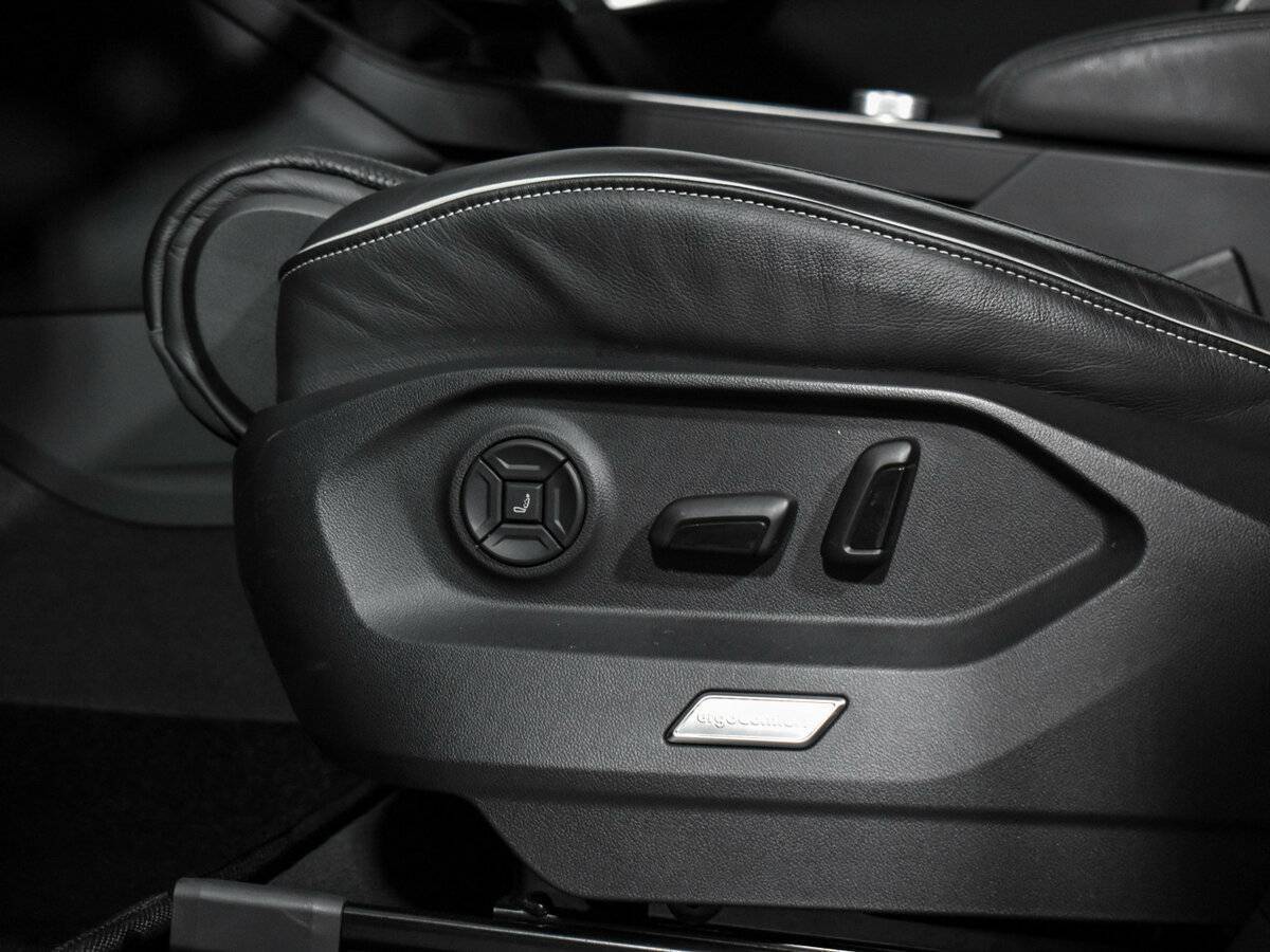 Volkswagen Touareg, 2019 Фото №17