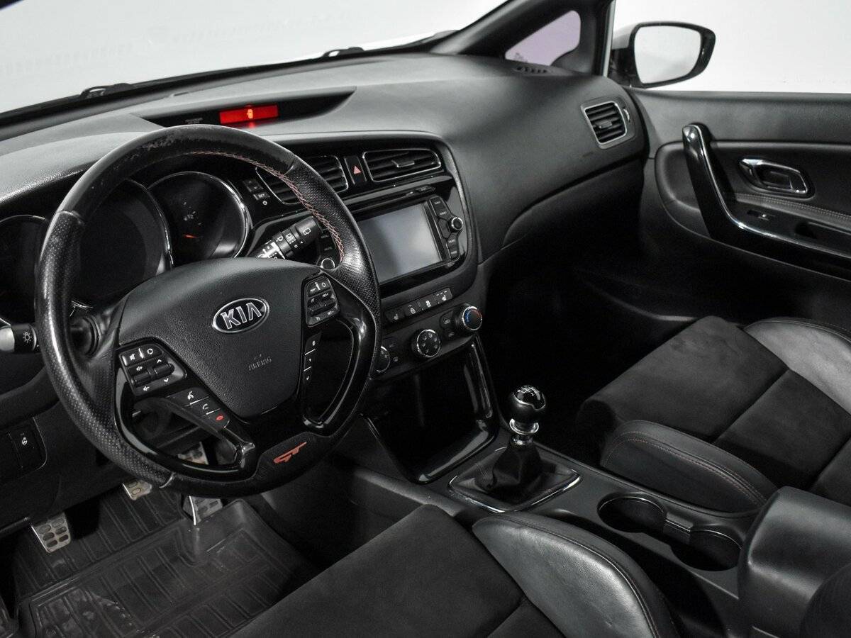 Kia Ceed GT, 2015 Фото №9