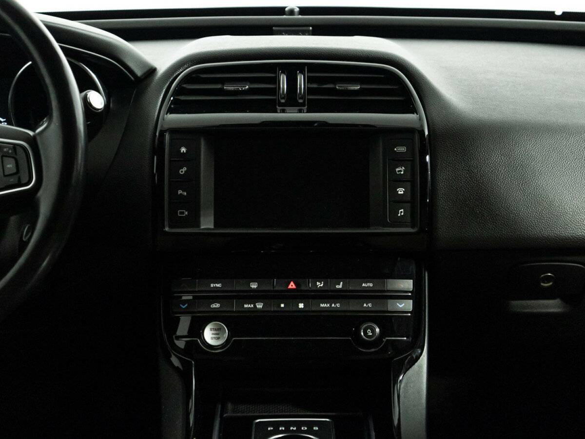 Jaguar XE, 2016 Фото №14