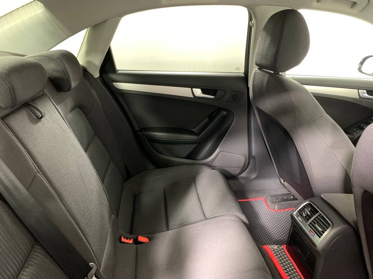 Audi A4, 2010 Фото №17