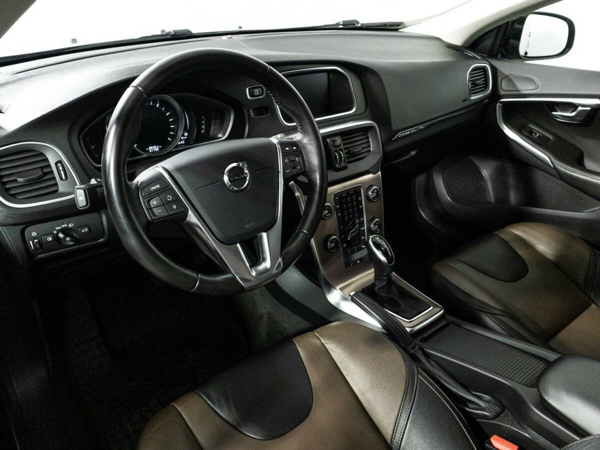 Volvo V40 Cross Country, 2019 Фото №11