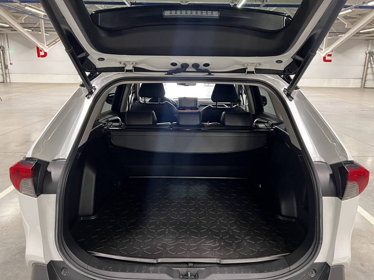 Toyota RAV4, 2021 Фото №10