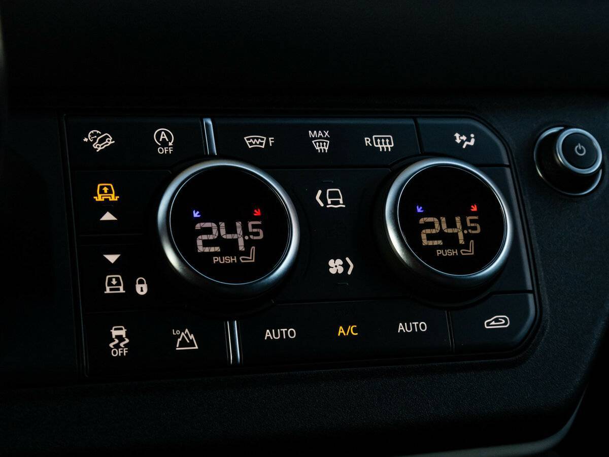 Land Rover Defender 110, 2021 Фото №15