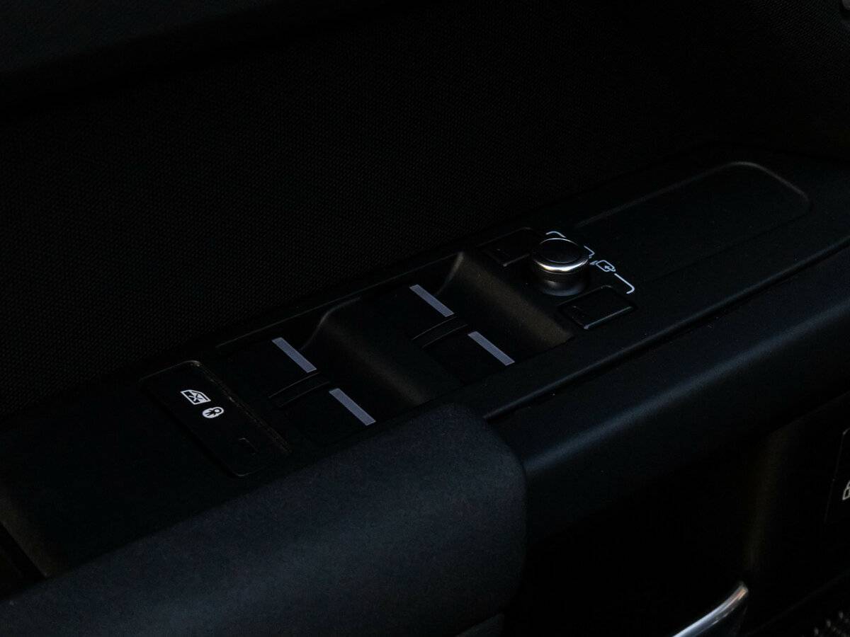 Land Rover Defender 110, 2021 Фото №23