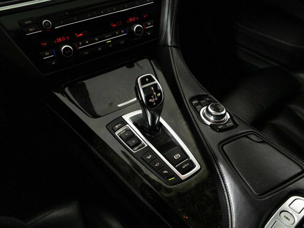BMW 6 серии 640i xDrive, 2013 Фото №18