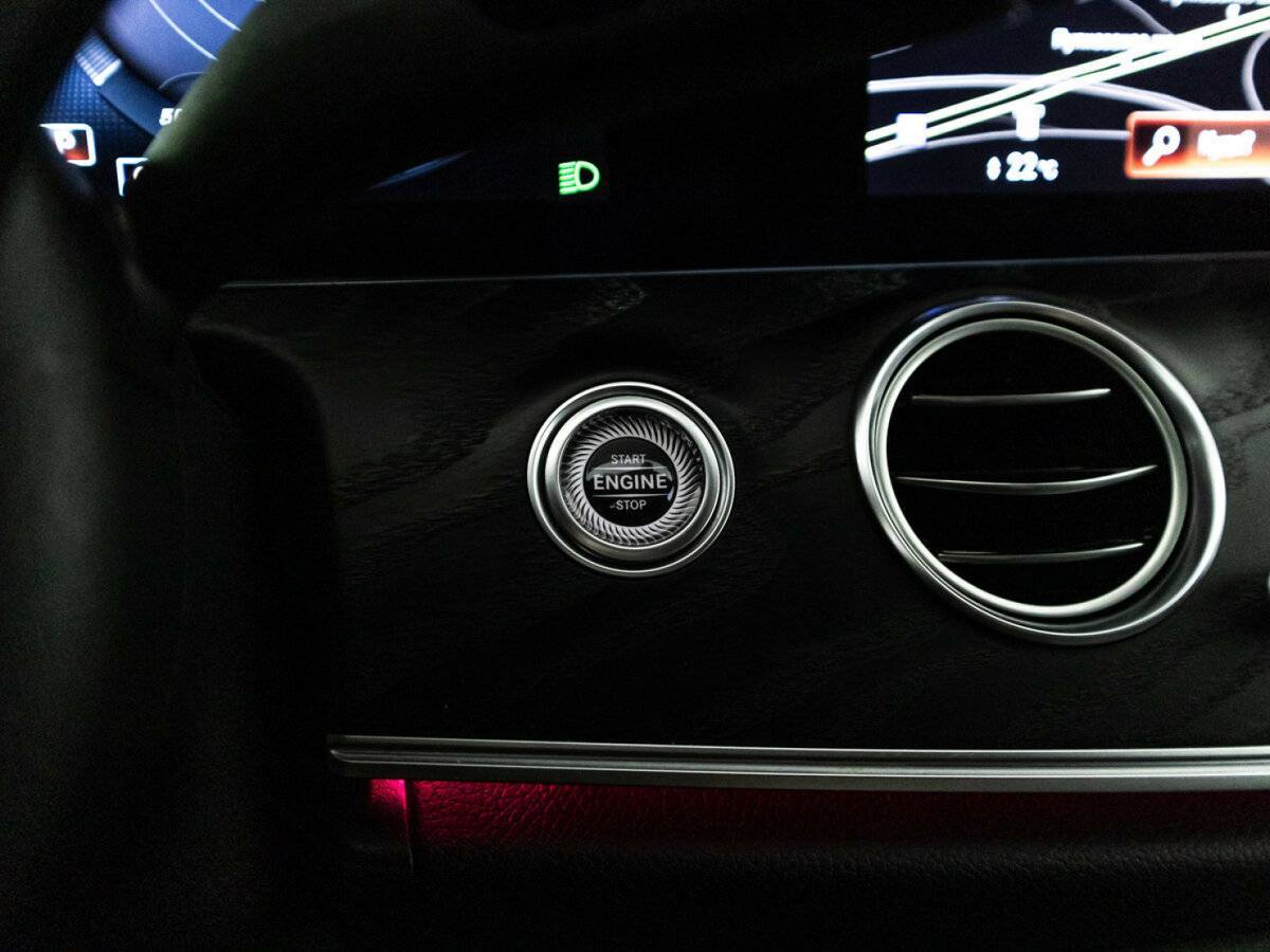 Mercedes-Benz E-Класс 200, 2021 Фото №20