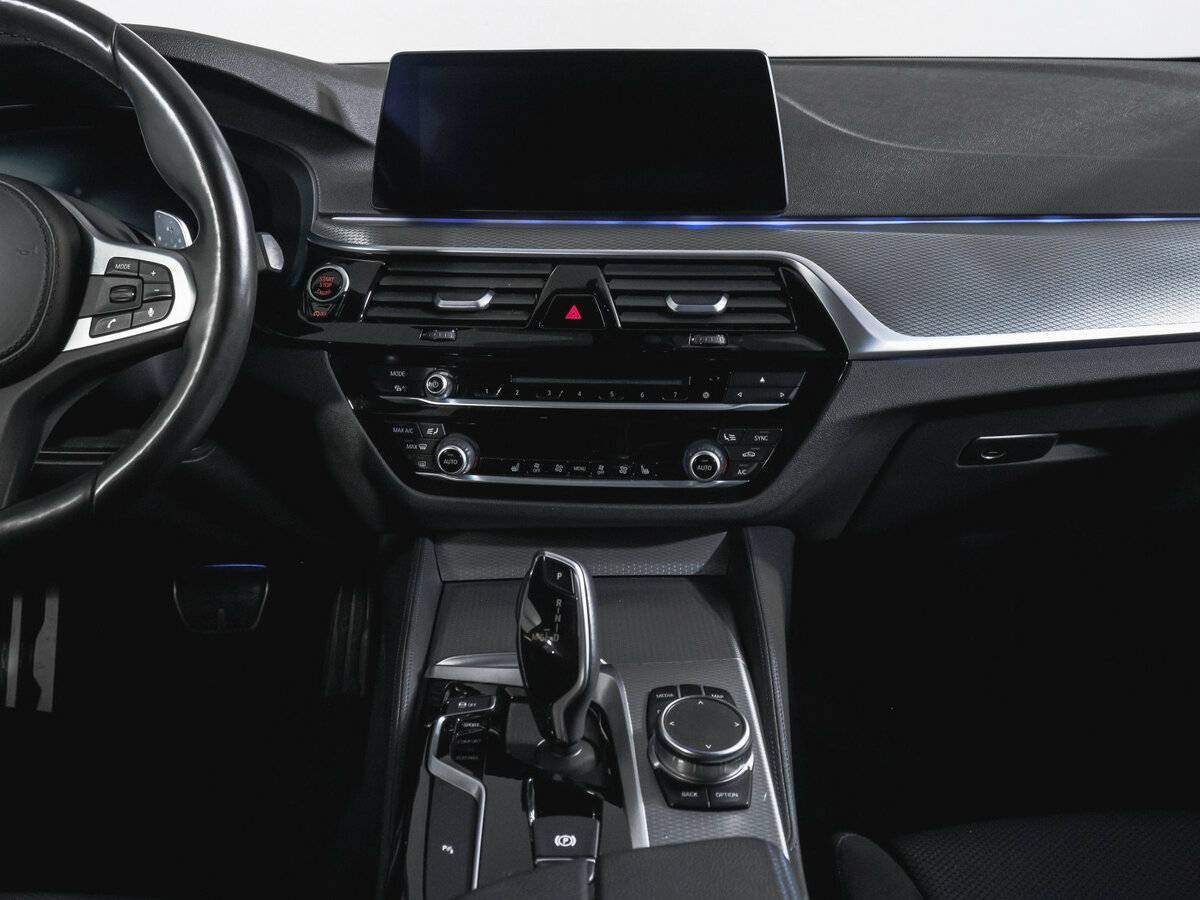 BMW 5 серии 530i xDrive, 2019 Фото №13