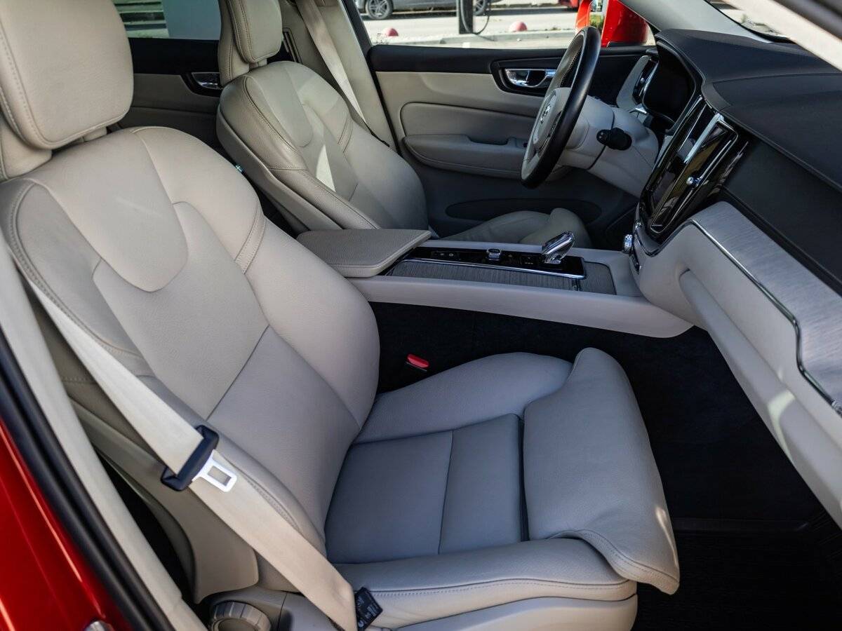 Volvo XC60, 2021 Фото №16