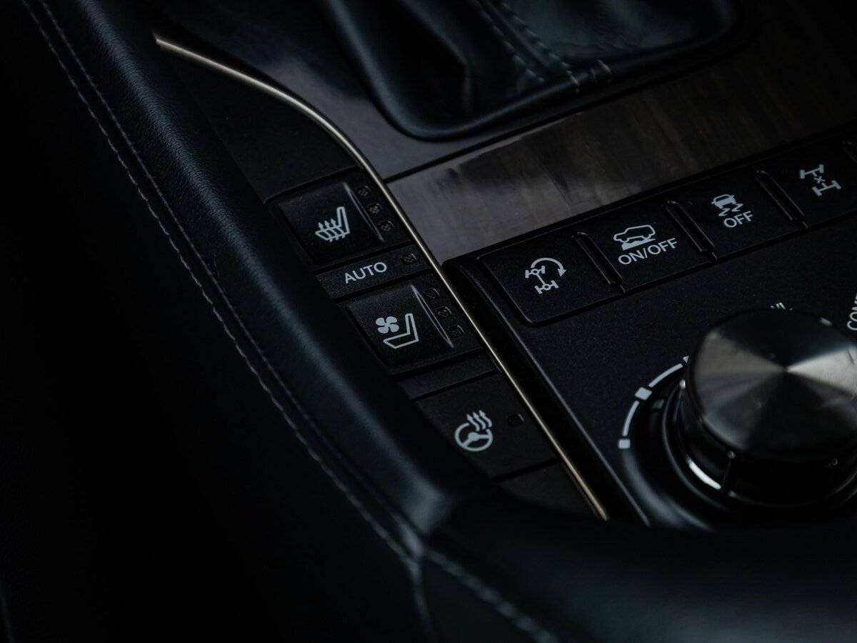 Lexus LX 450d, 2018 Фото №23