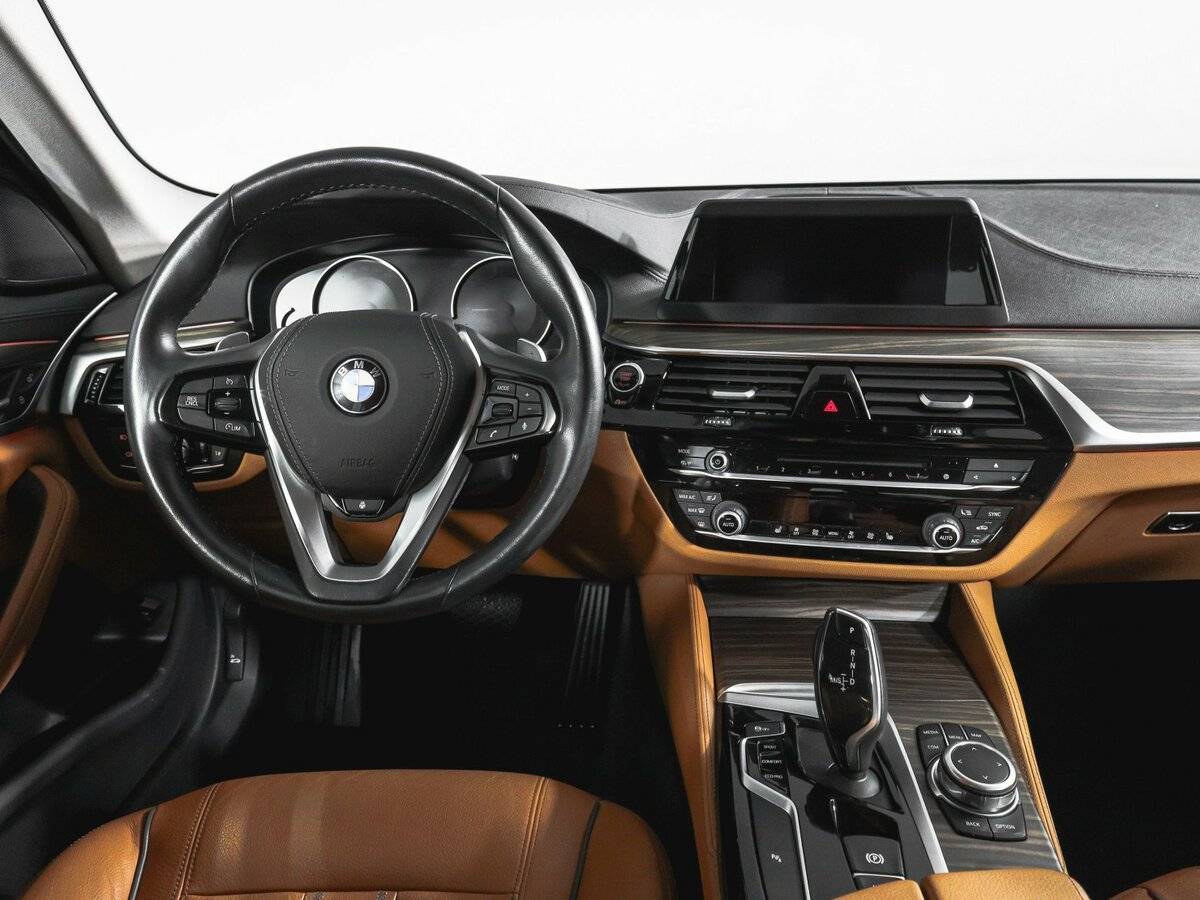 BMW 5 серии 520d xDrive, 2018 Фото №12