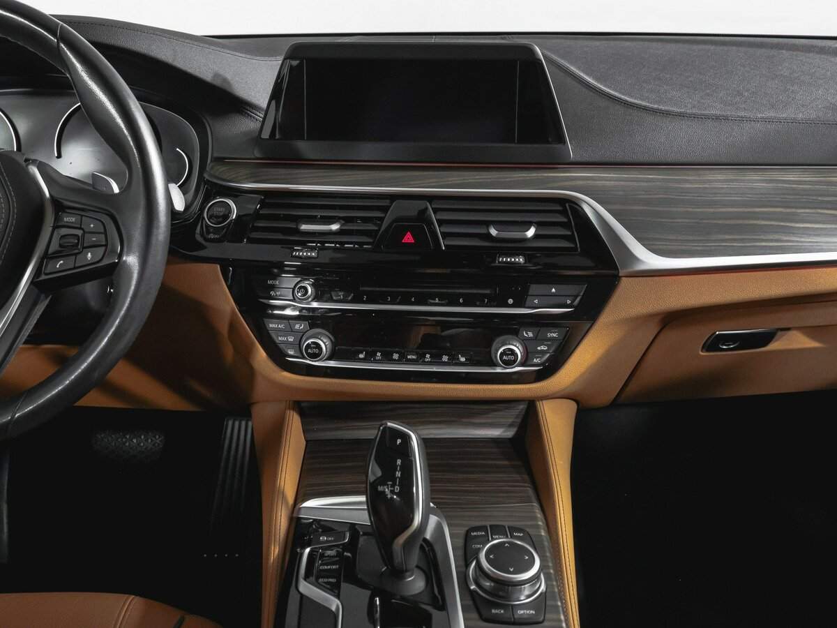 BMW 5 серии 520d xDrive, 2018 Фото №13