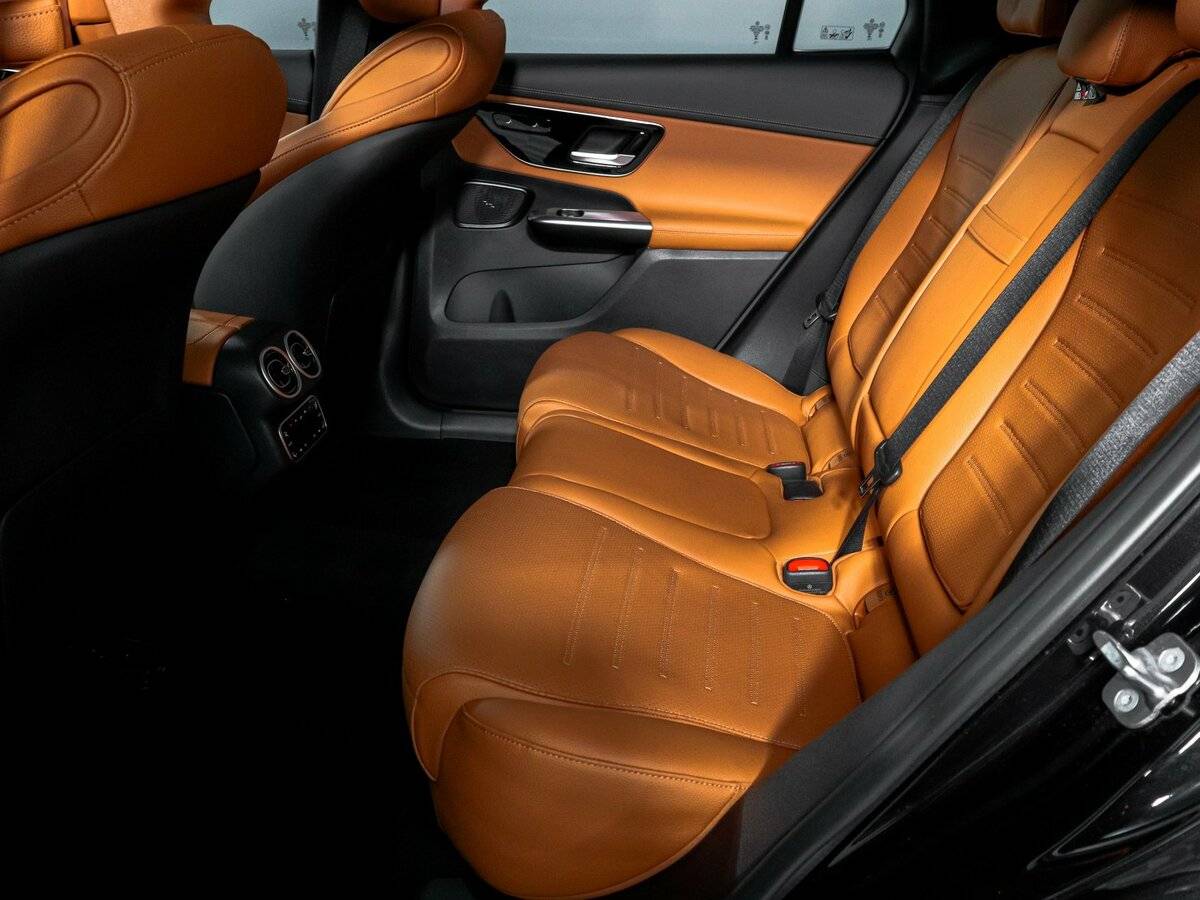 Mercedes-Benz GLC 200, 2023 Фото №10